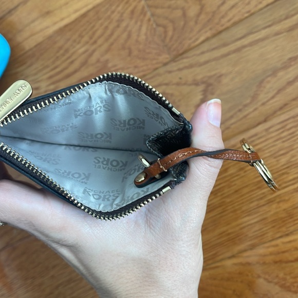 Michael Kors key and card holder - Picture 3 of 3
